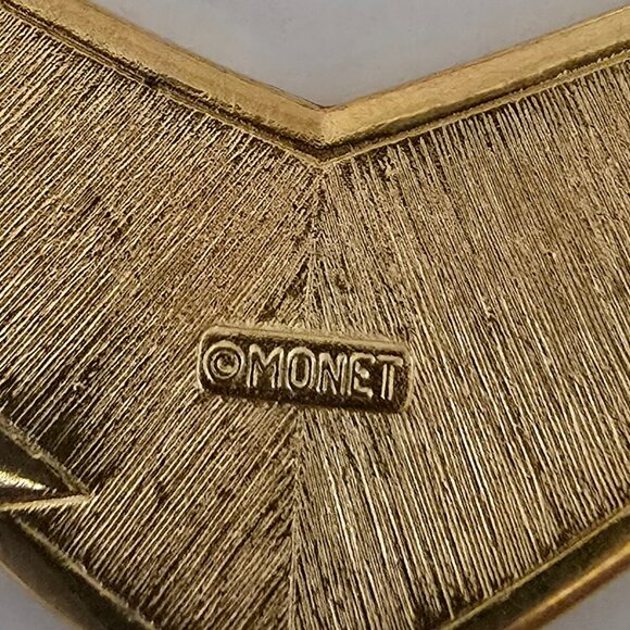 Vintage Monet Red and Cream Enamel Gold Tone Necklace - Picture 4 of 4